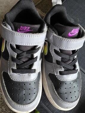 Nike Kids Gray and Black Sneakers with Pink Nike Logo